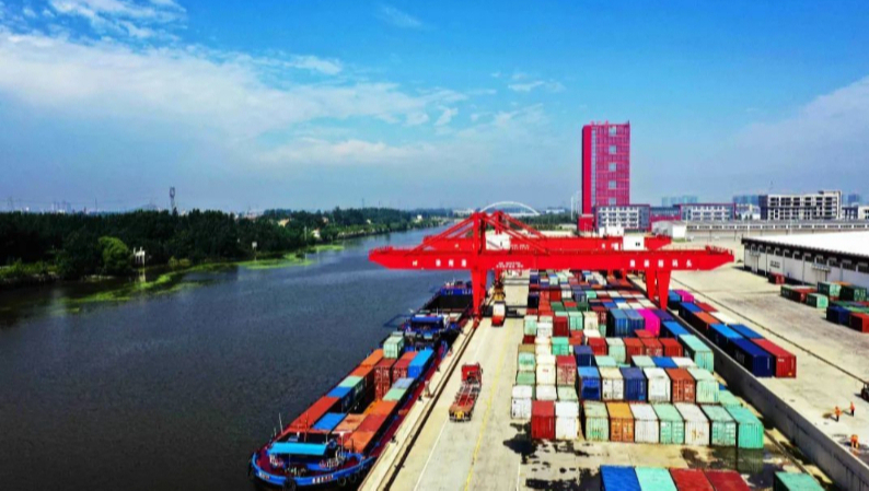 内贸海运集装箱小柜可以装几多吨？