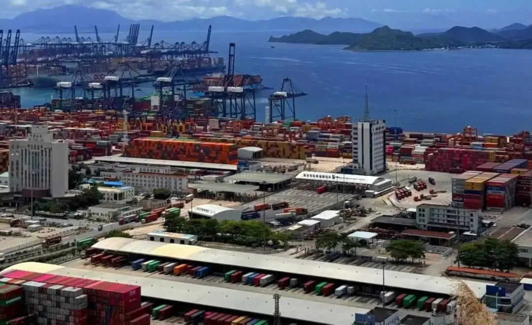 苹果17跨洋而来，集装箱的“硬核”之旅