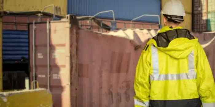 有什么缘故原由导致海运集装箱运输途中损坏？